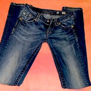 👖 Miss Me Skinny Jeans – $30👖